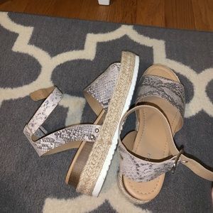 Platform sandals